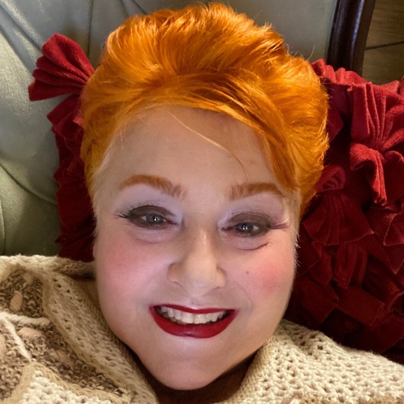 Meet your Posher, Vallerie - Picture 3 of 3